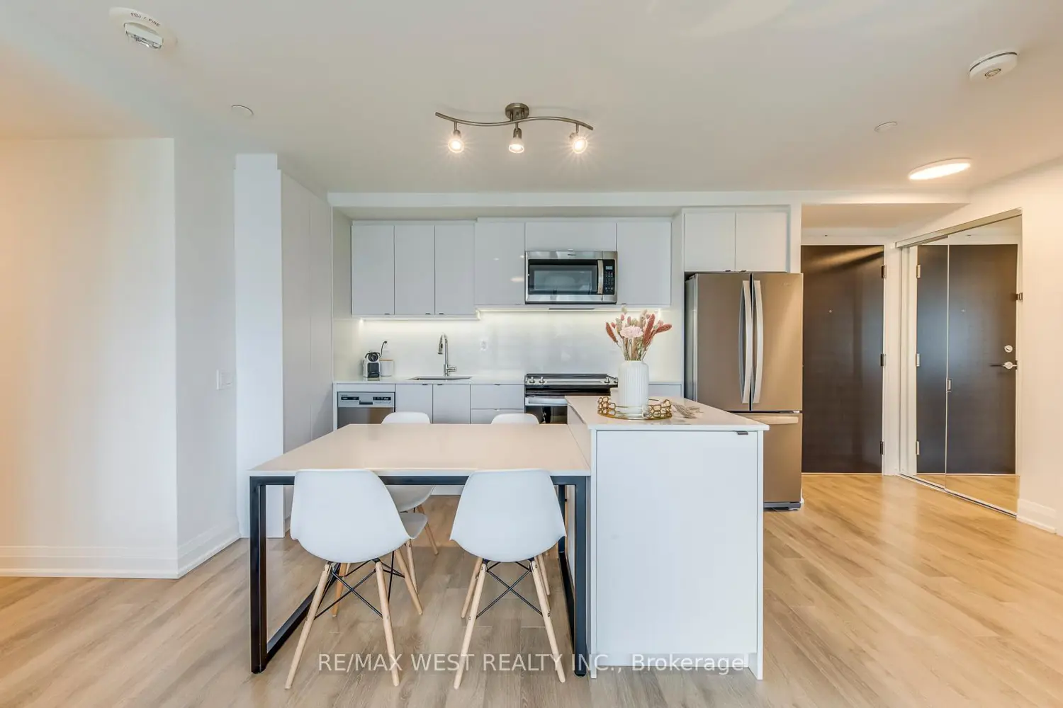 Additional image 3 of 1461 Lawrence Avenue 1104