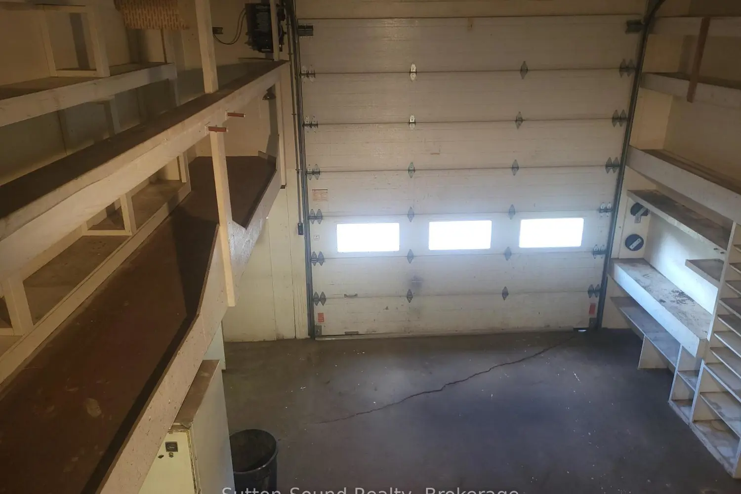 Additional image 15 of 402432 Grey Road 4