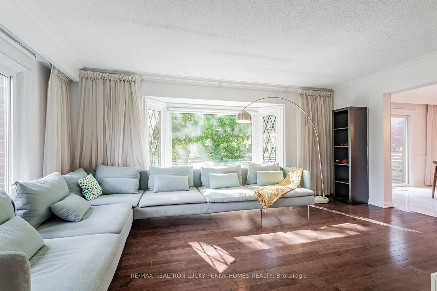 6 Village Squire Lane photo 3