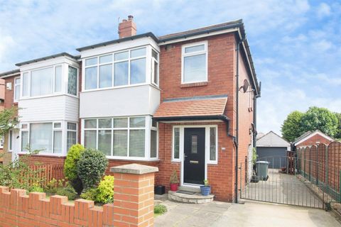 North Lingwell Road, Leeds LS10