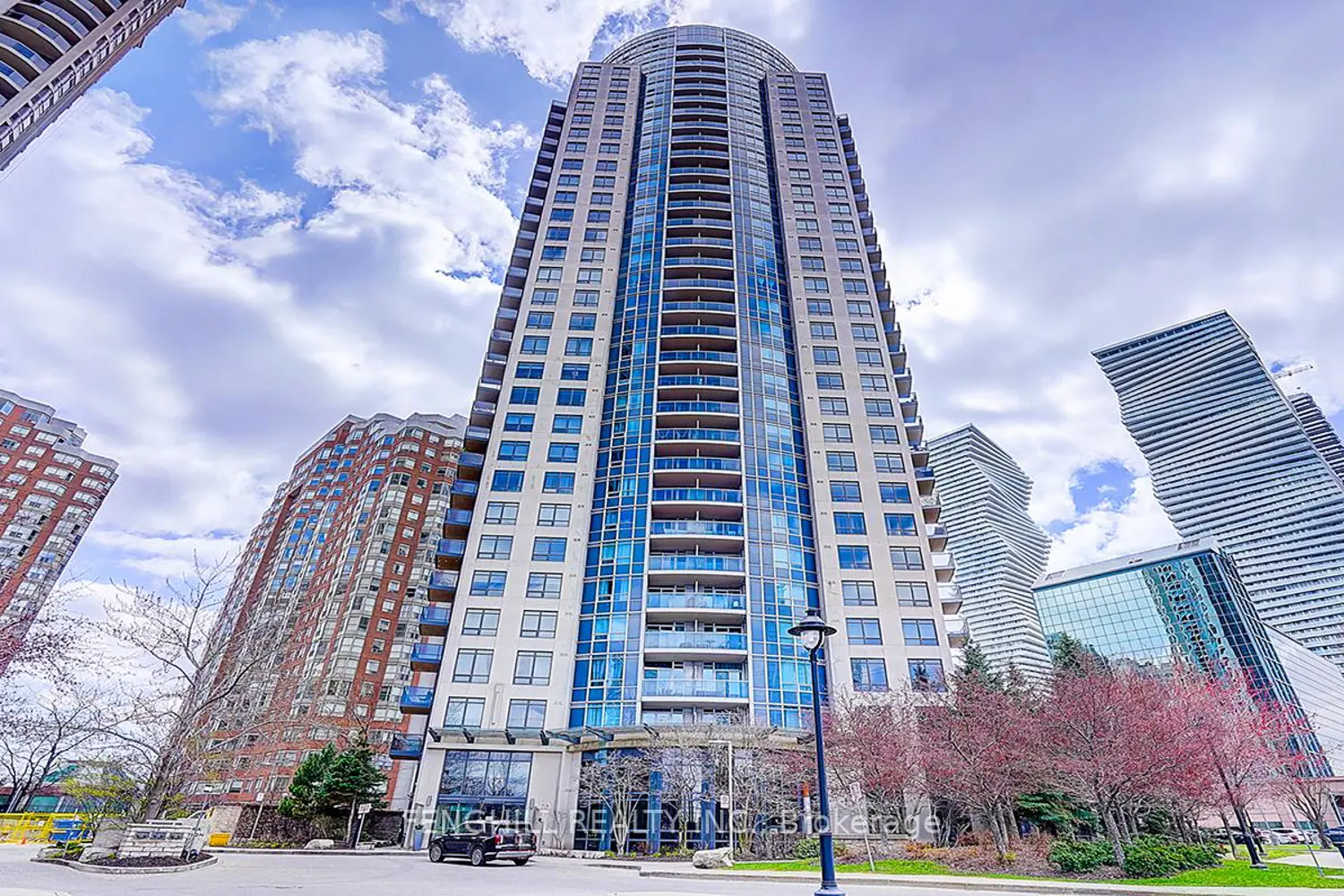 330 Burnhamthorpe Road 2904