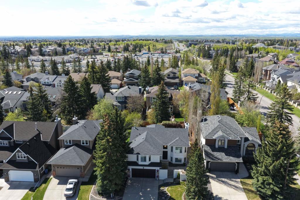 7 Straddock Crescent SW, Calgary, AB, T3H 2S6 photo 3