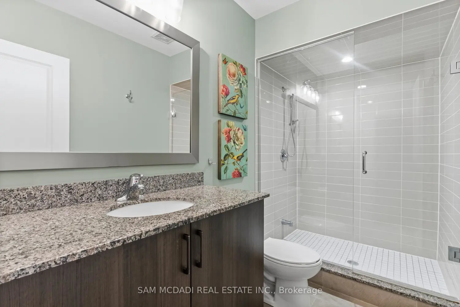 Additional image 4 of 2029 Queensborough Gate