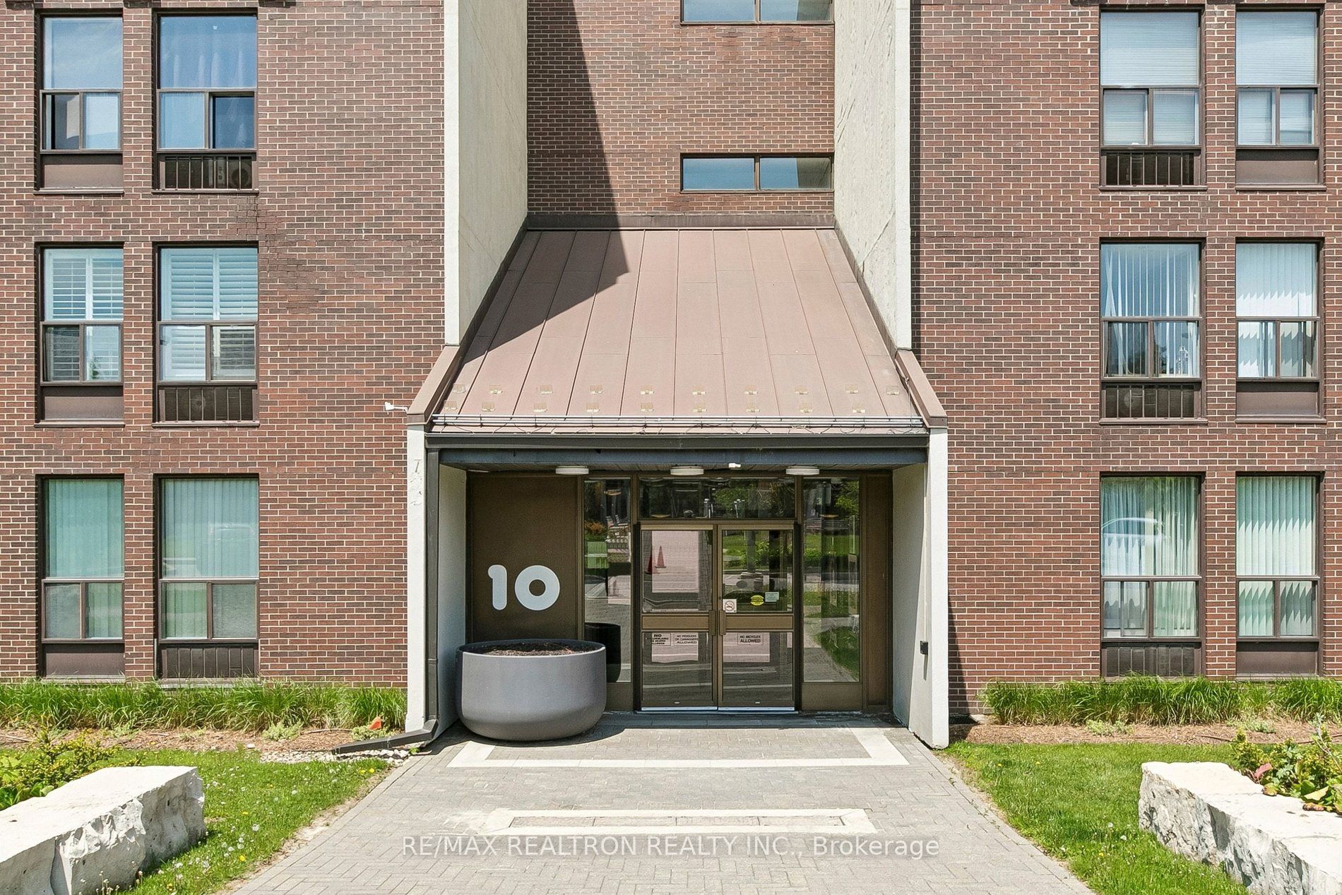 Additional image 2 of 306-10 Fashion Roseway N/a, Toronto, ON, M2N 6B6