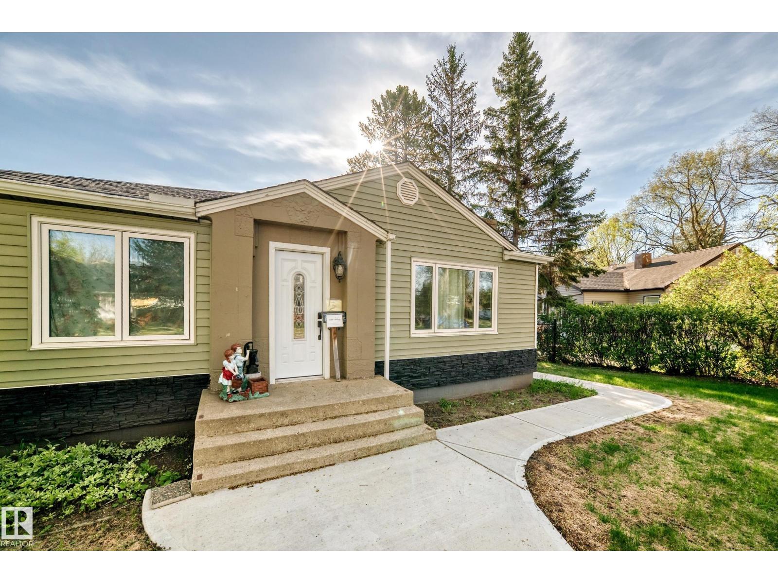 Additional image 2 of 11303 60 Street NW, Edmonton, AB, T5W3Z2