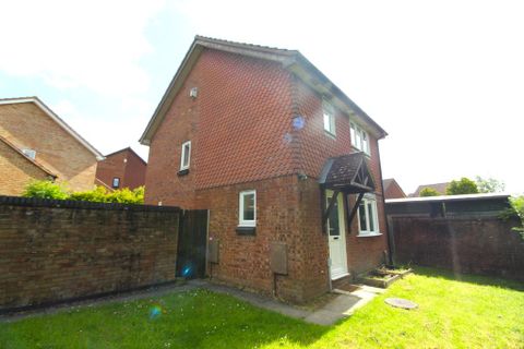 Ellicks Close, Bradley Stoke BS32