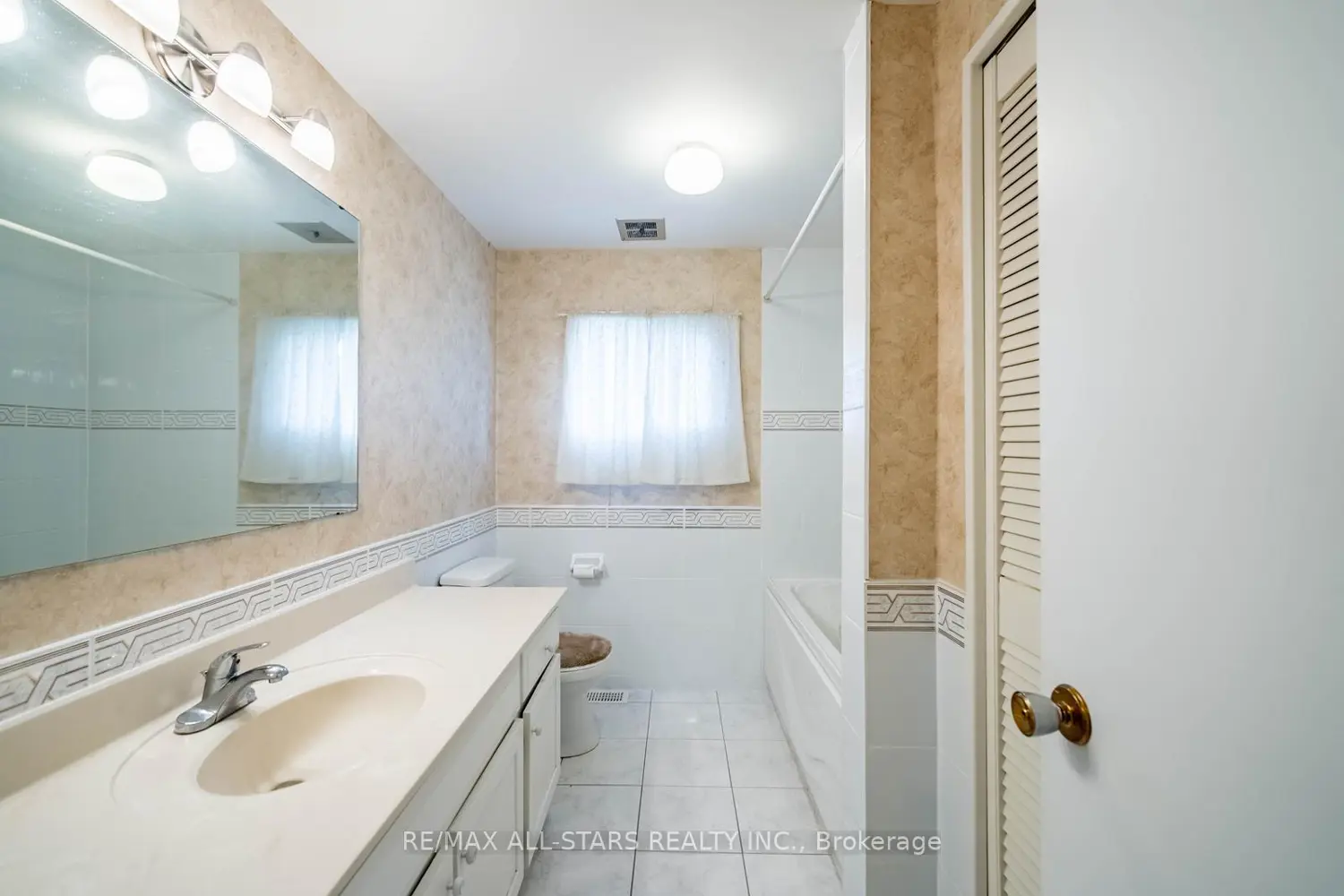 Additional image 10 of 57 Gloxinia Crescent