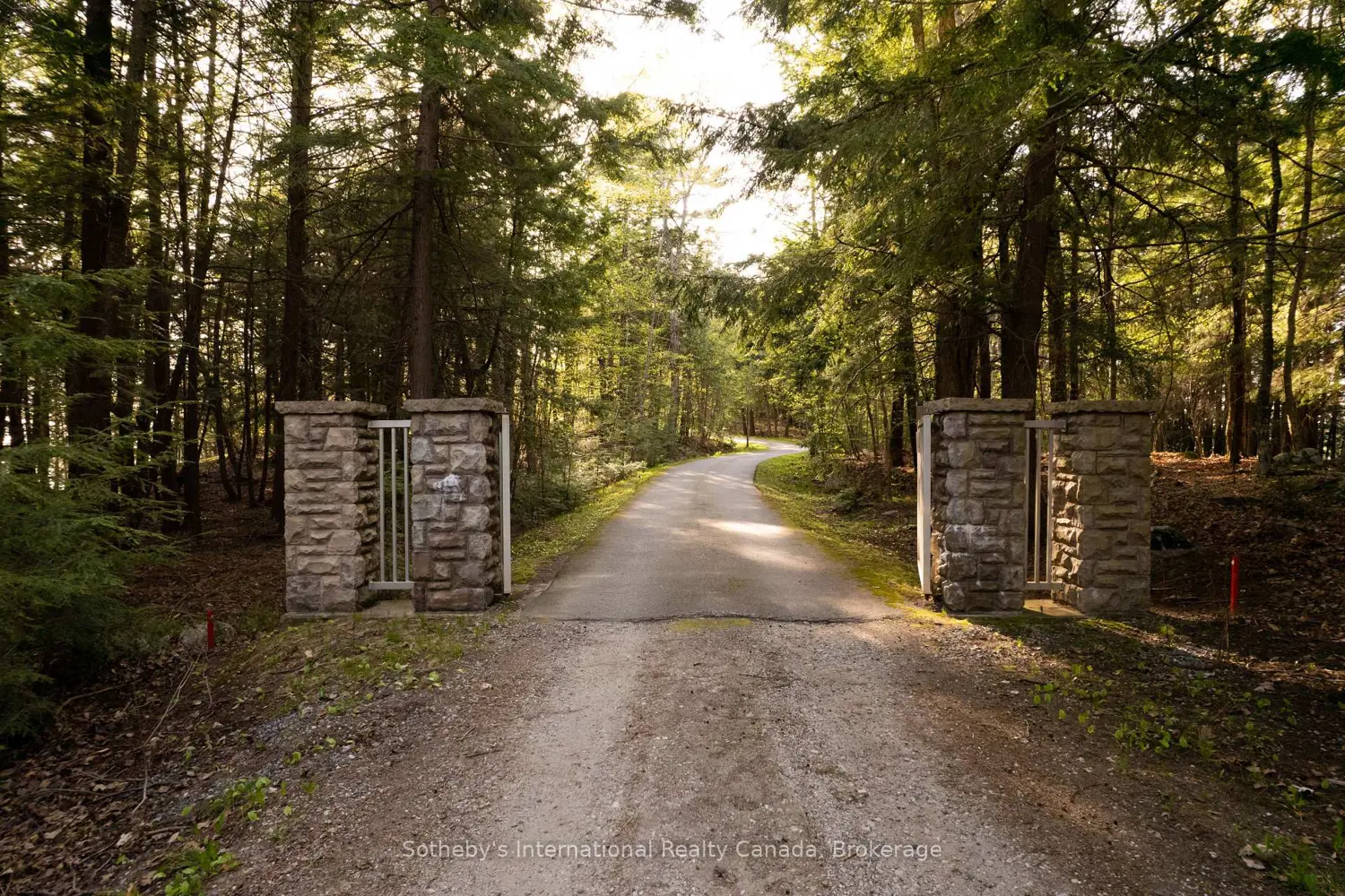 1250 Waldmere Road Full photo 3