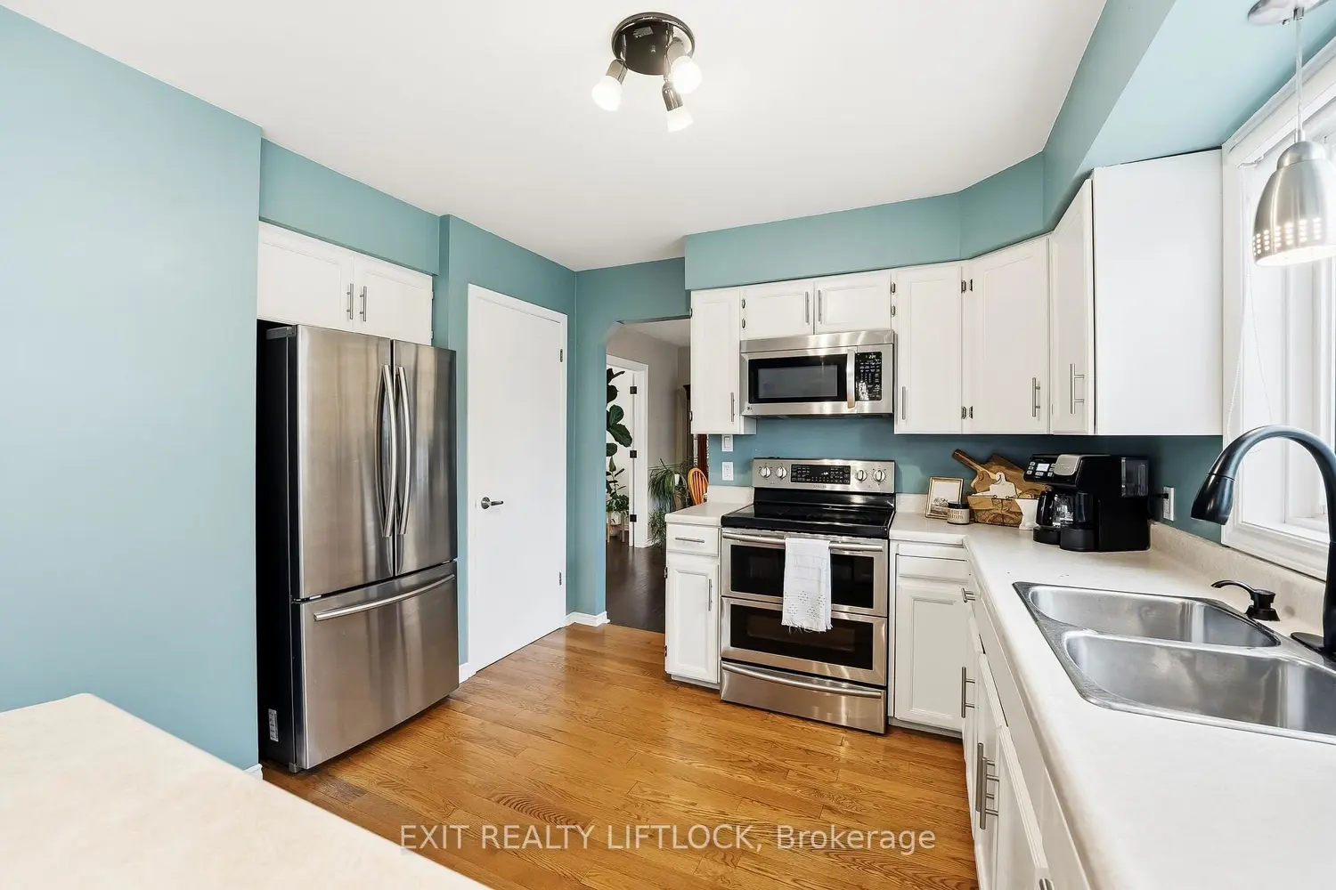2285 Lynhaven Road photo 5