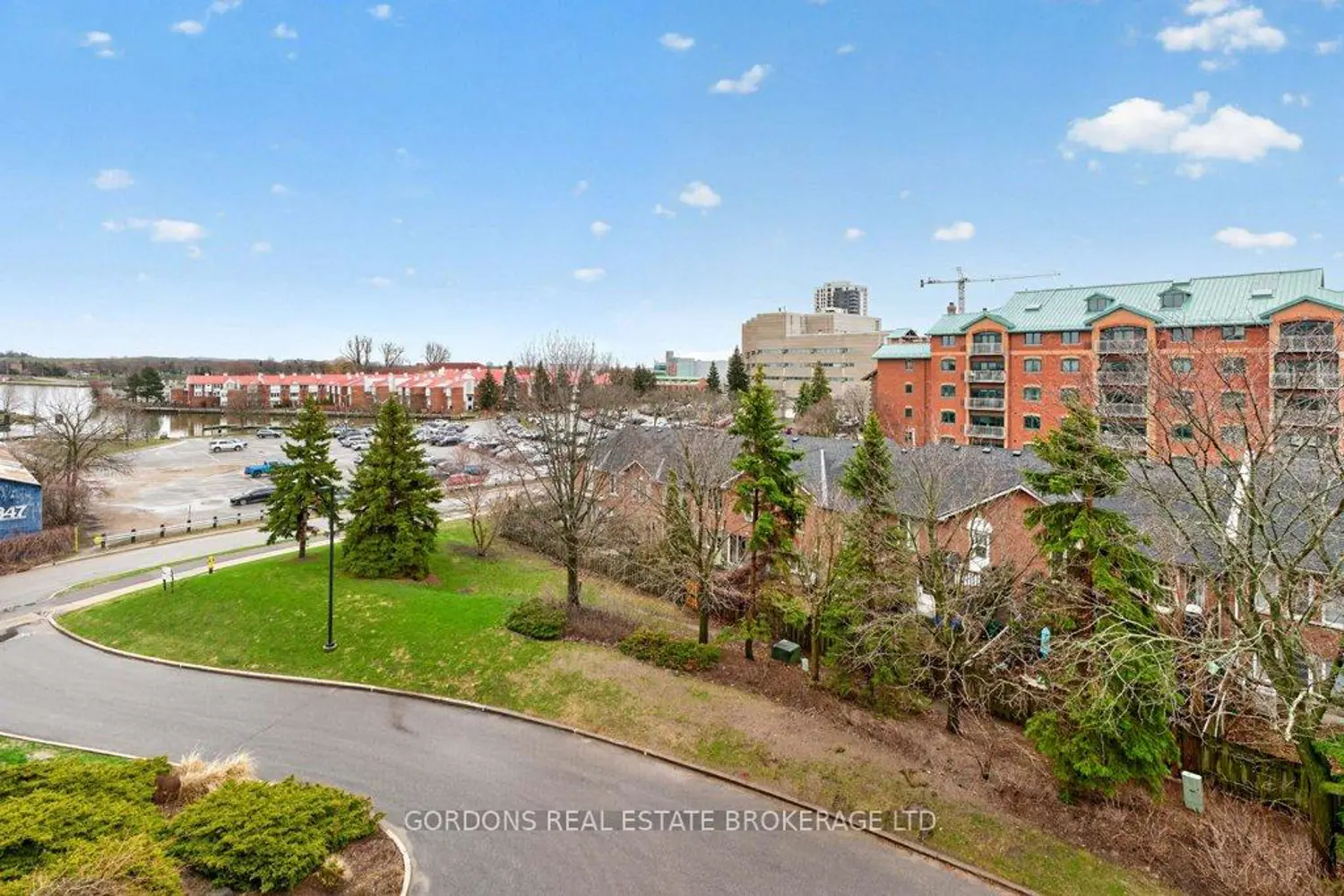 Additional image 20 of 350 Wellington Street 401