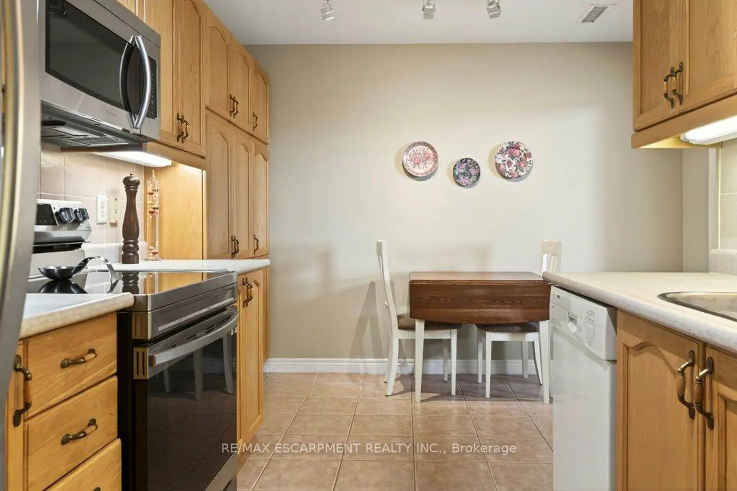 Additional image 11 of 2085 Amherst Heights Drive Ph8