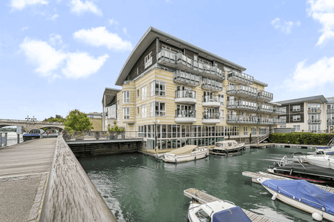 Hampton Wick, Kingston Upon Thames KT1