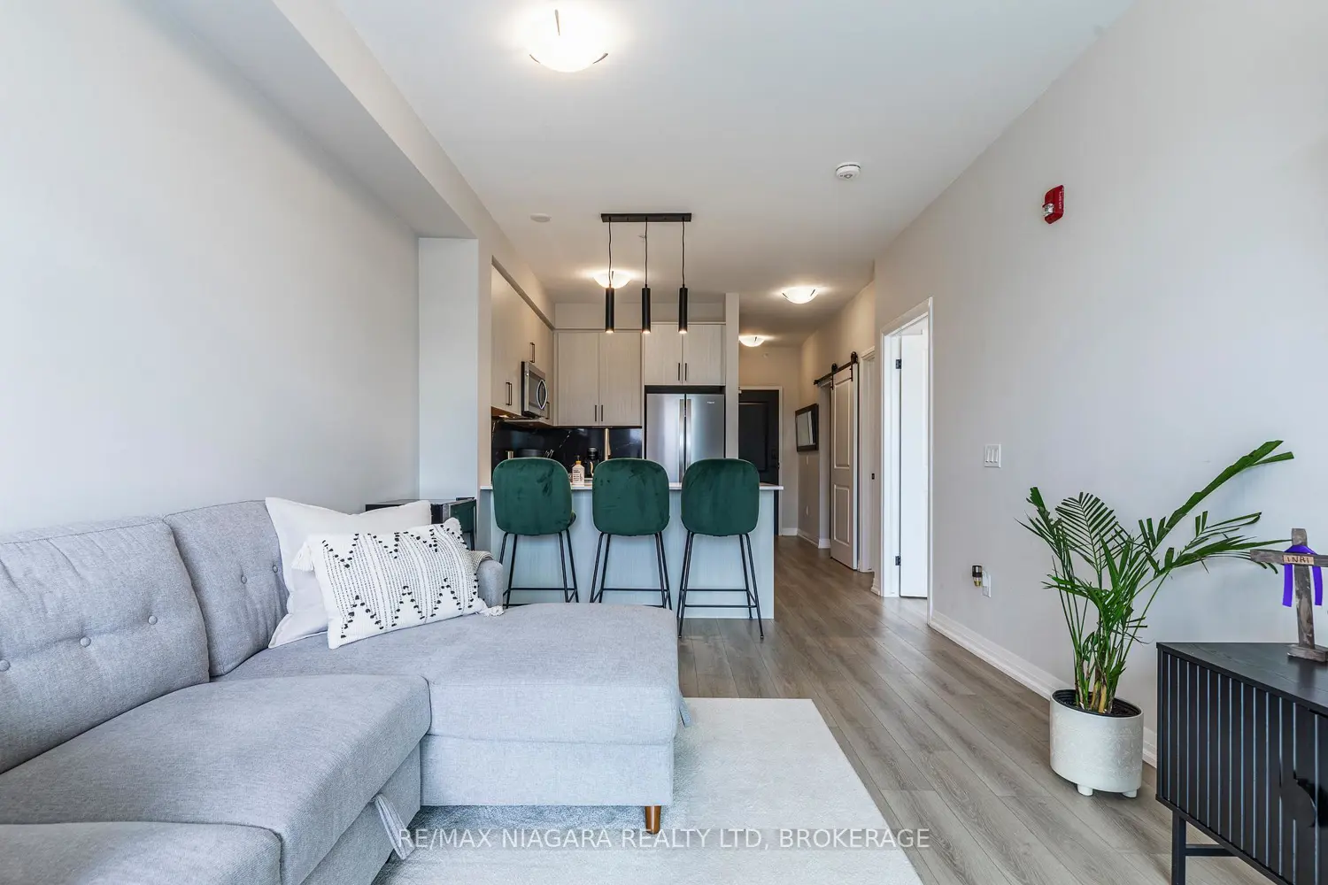 Additional image 7 of 120 Springvalley Crescent 208