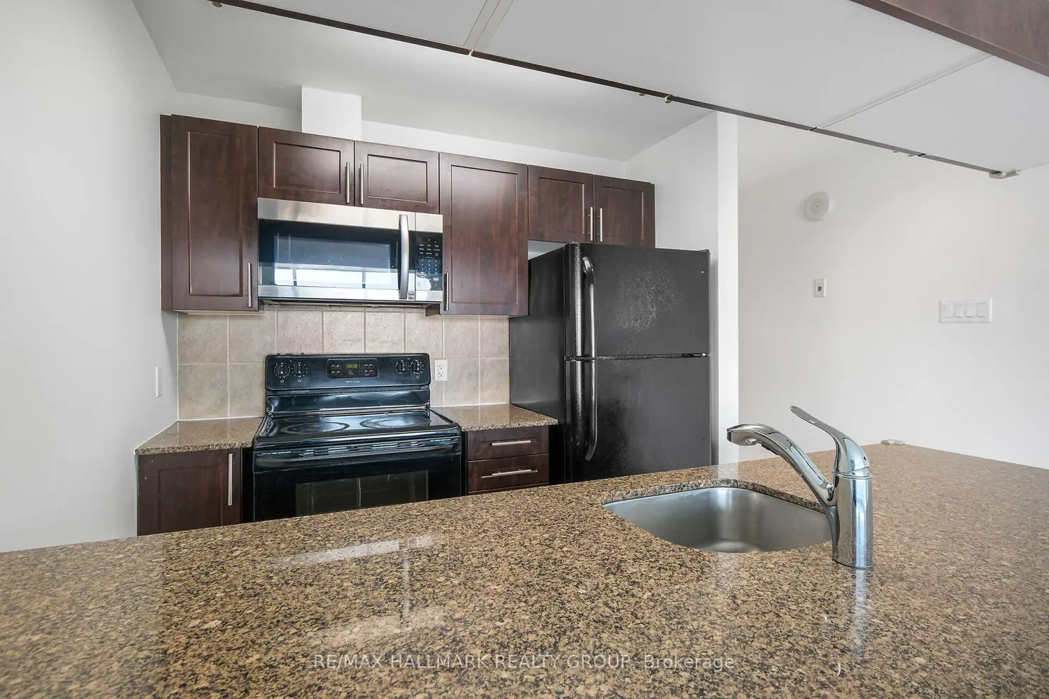 234 Rideau Street 2404 photo 2