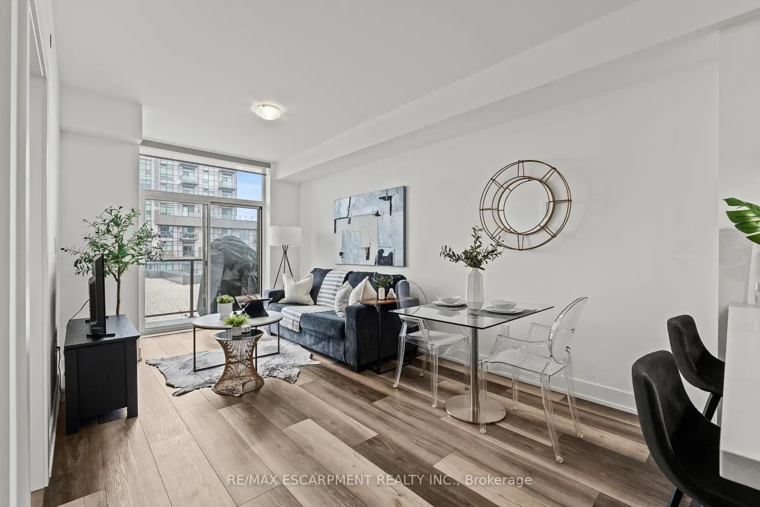 Additional image 14 of 450 Dundas Street 706