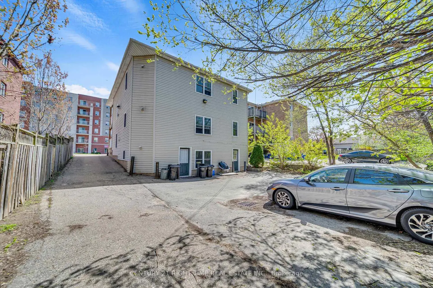 24 Columbia Street photo 2