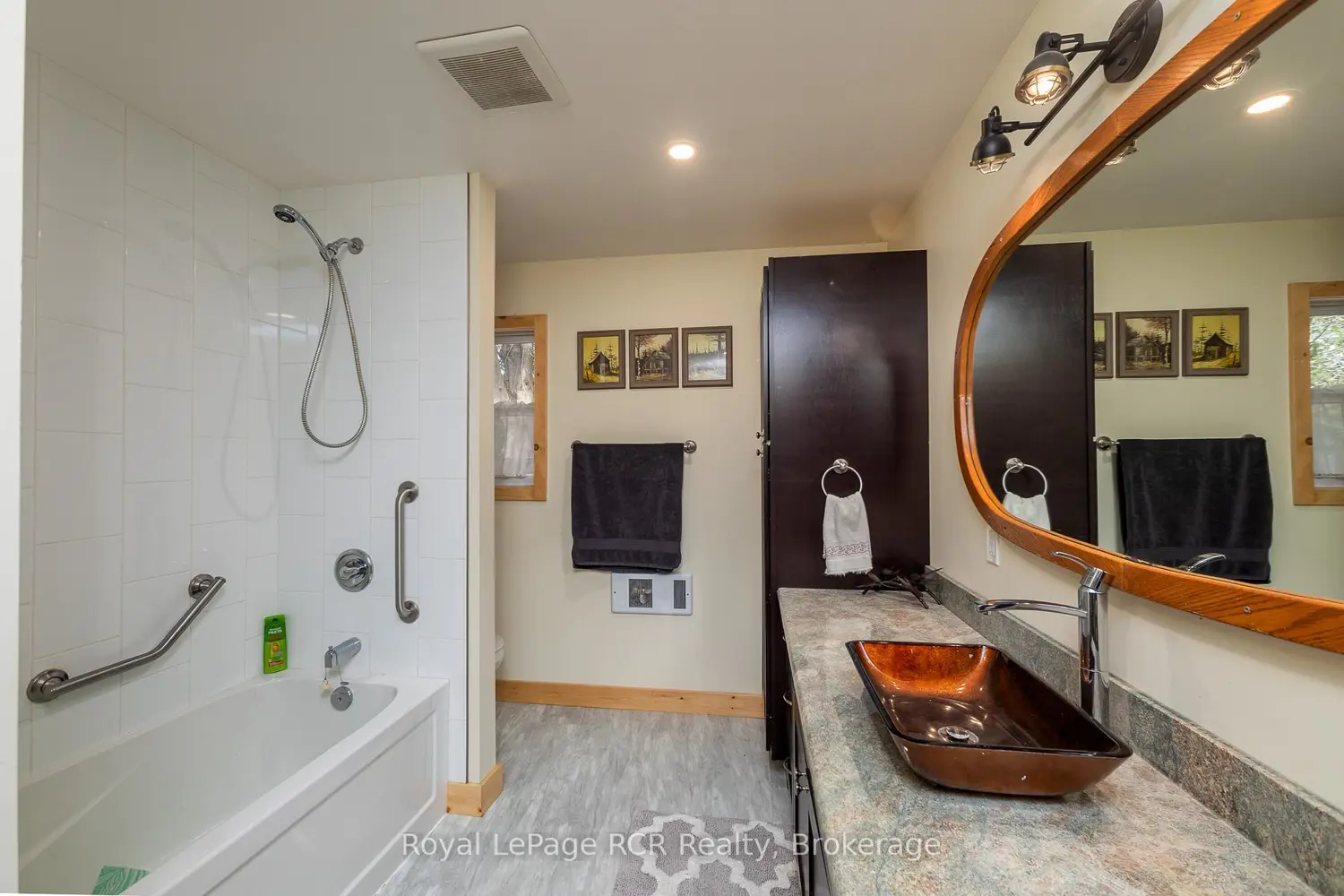 Additional image 12 of 492963 Southgate Road 49