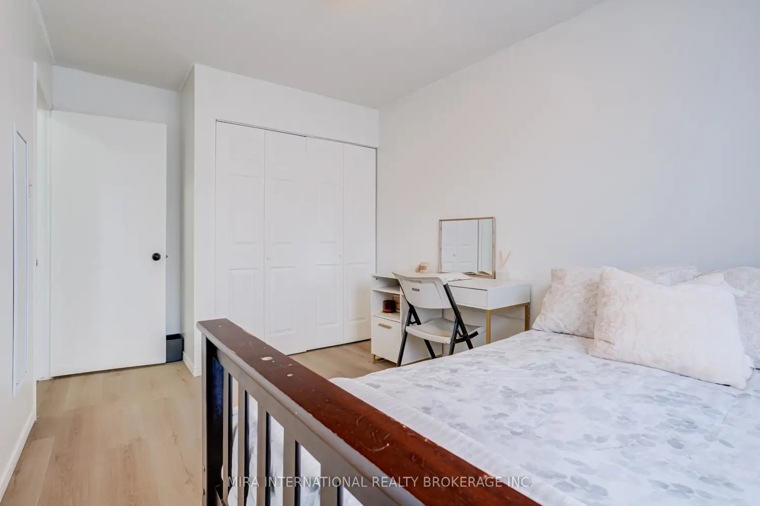 Additional image 8 of 302 College Avenue 163
