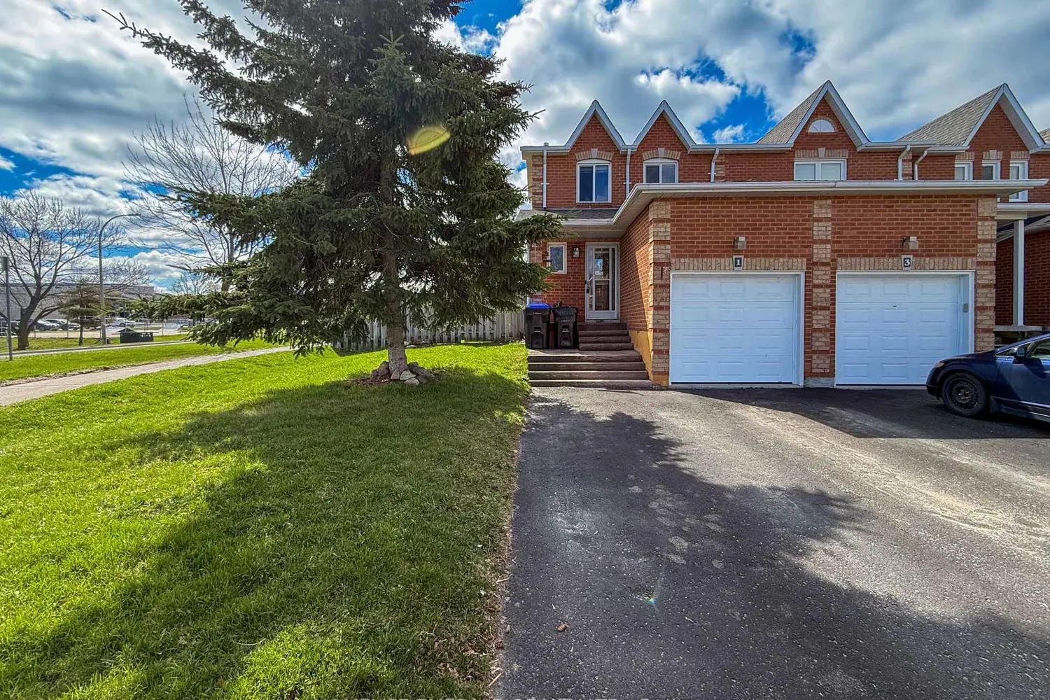 1 Potter Crescent