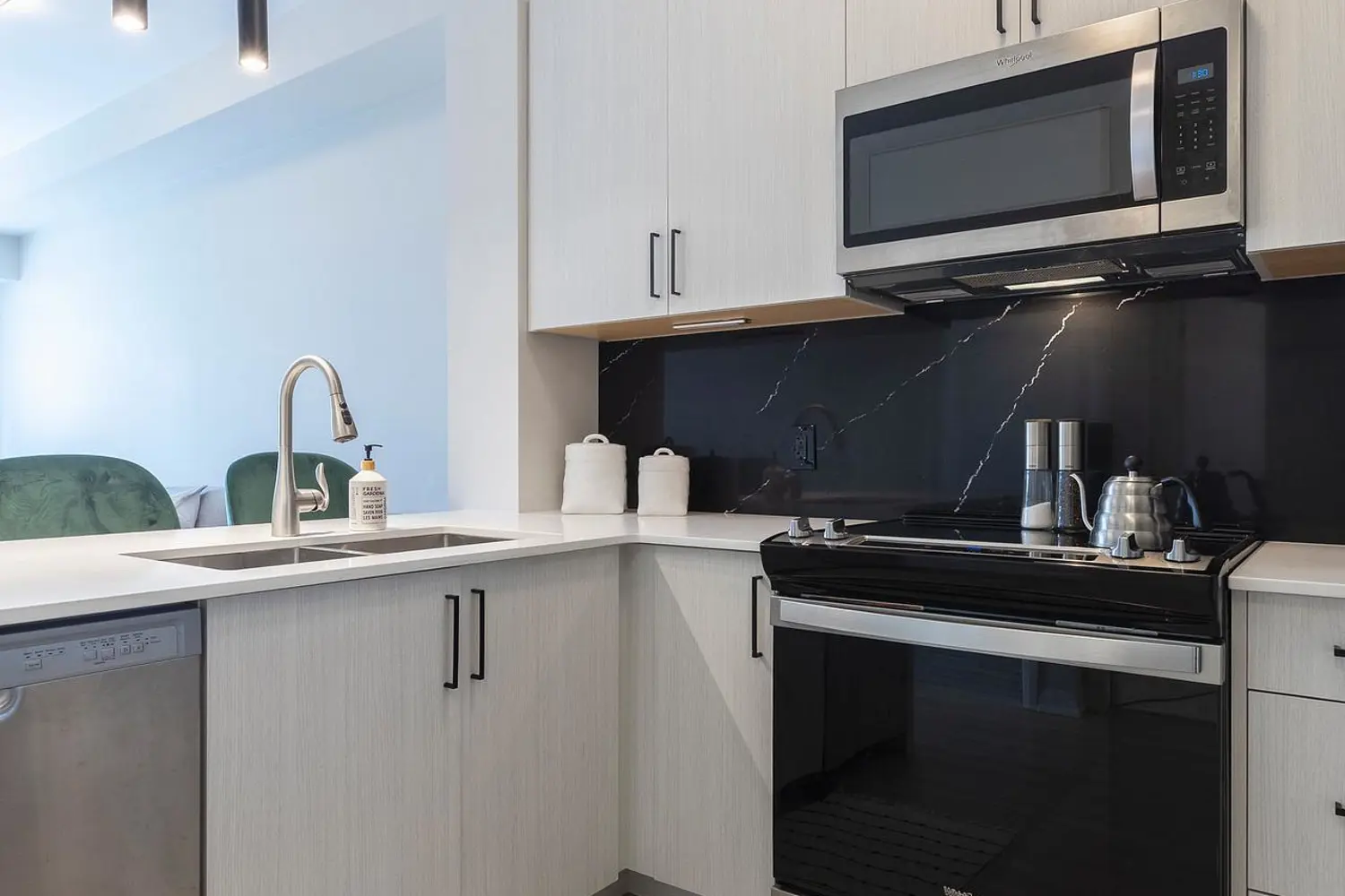 Additional image 8 of 120 Springvalley Crescent 208