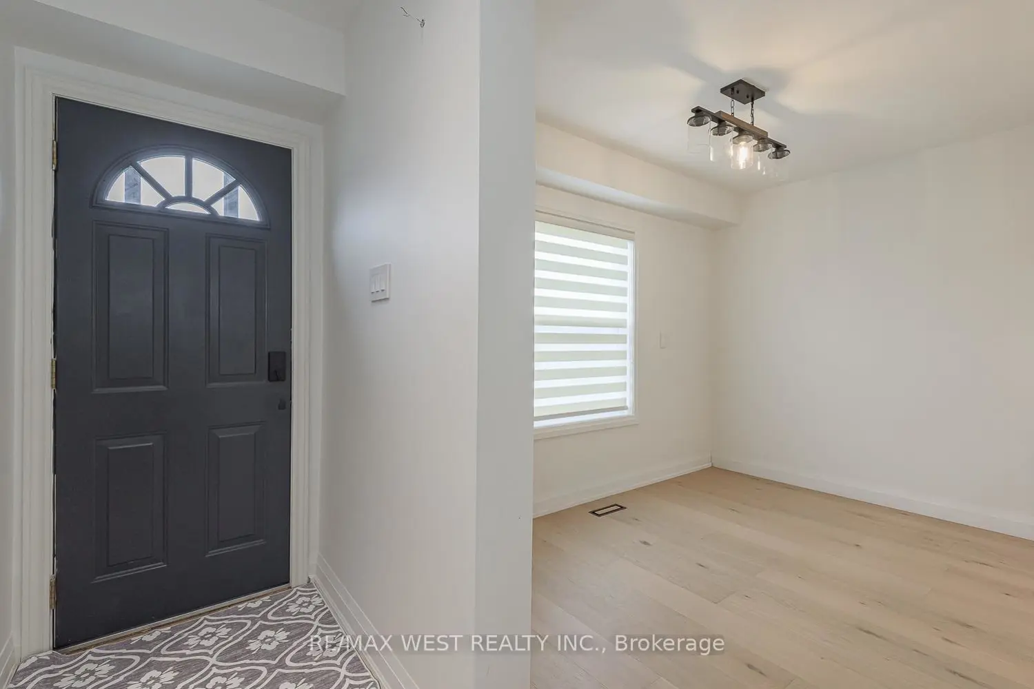 900 Central Park Drive 67 photo 4