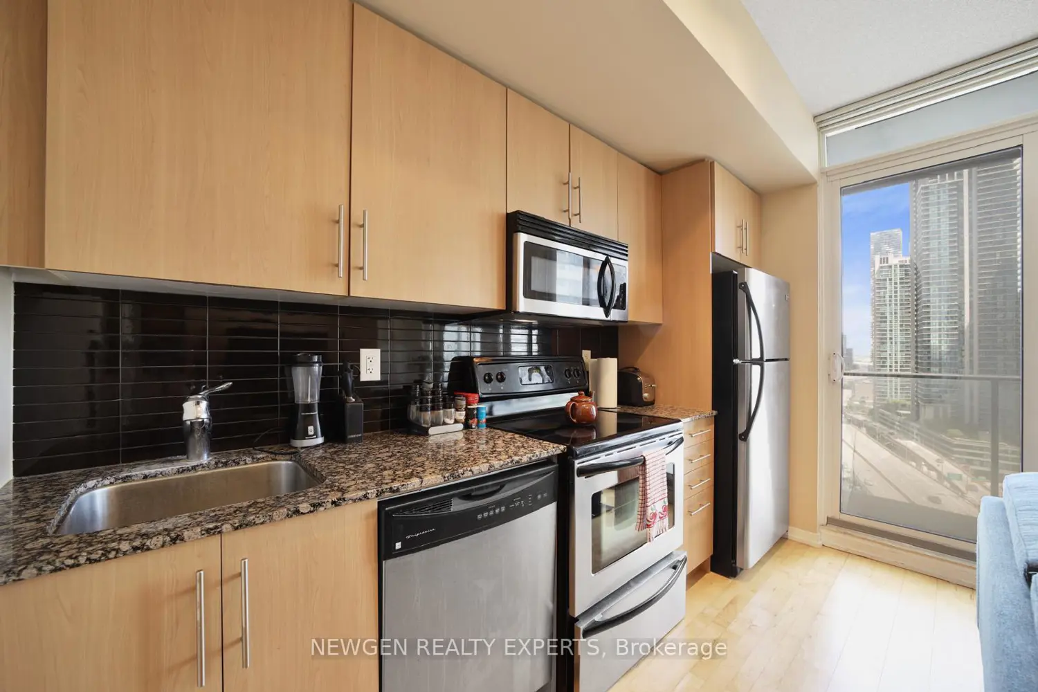 Additional image 14 of 55 Bremner Boulevard 1506
