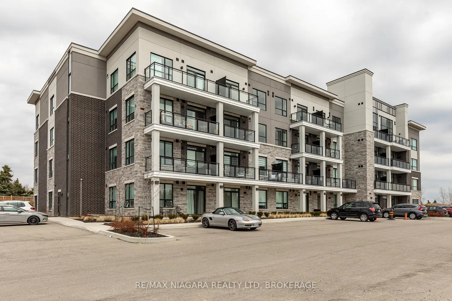 120 Springvalley Crescent 208