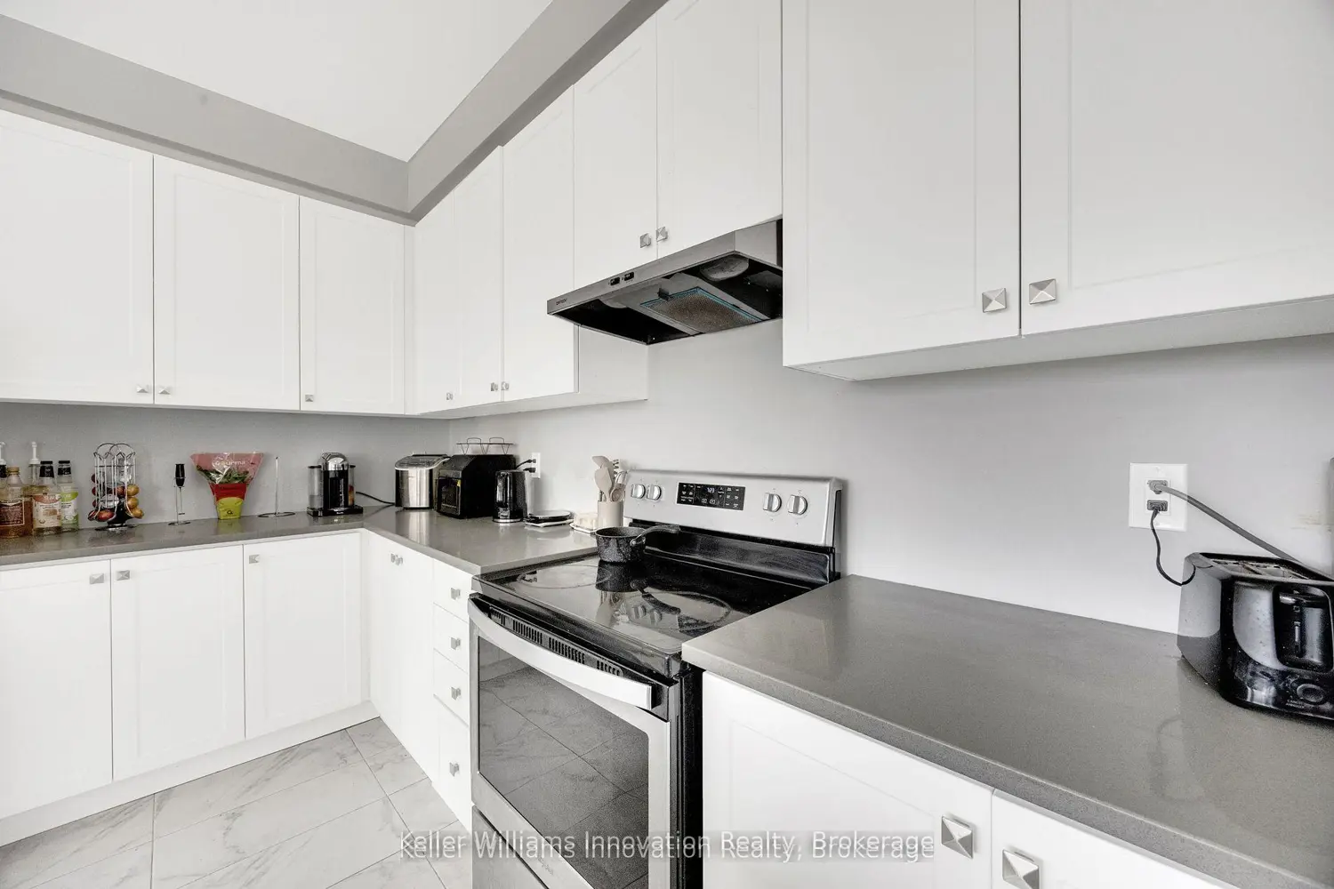 240 Harwood Avenue photo 5