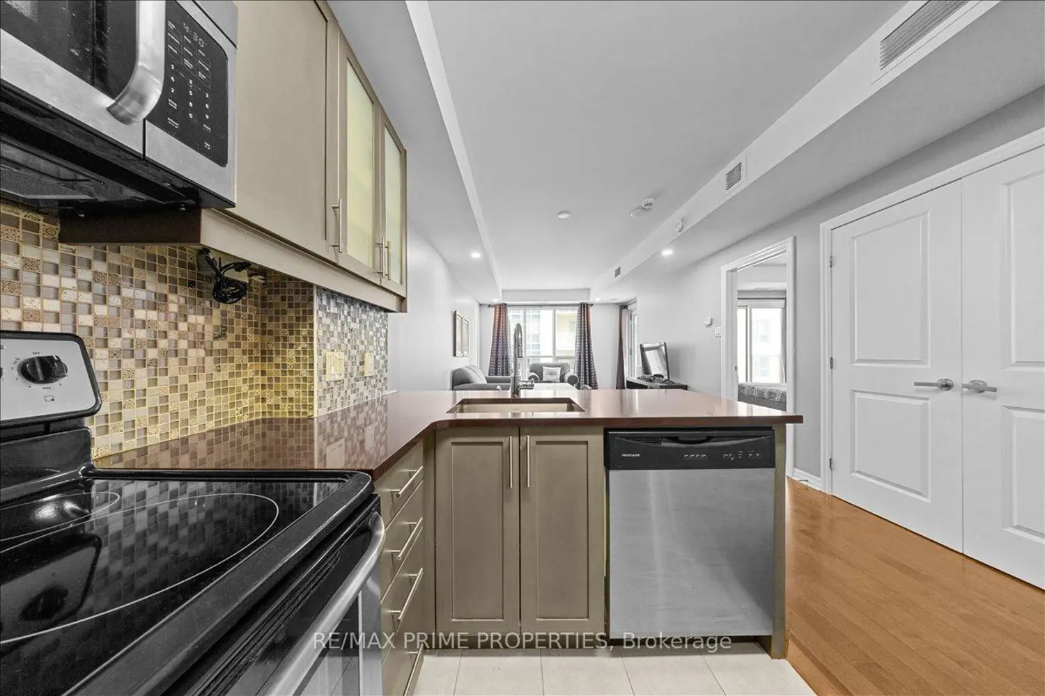 242 Rideau Street 2107 photo 4
