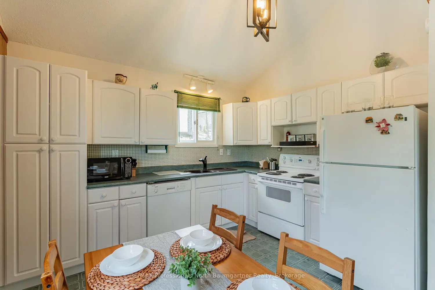 1053 Mink Road photo 4