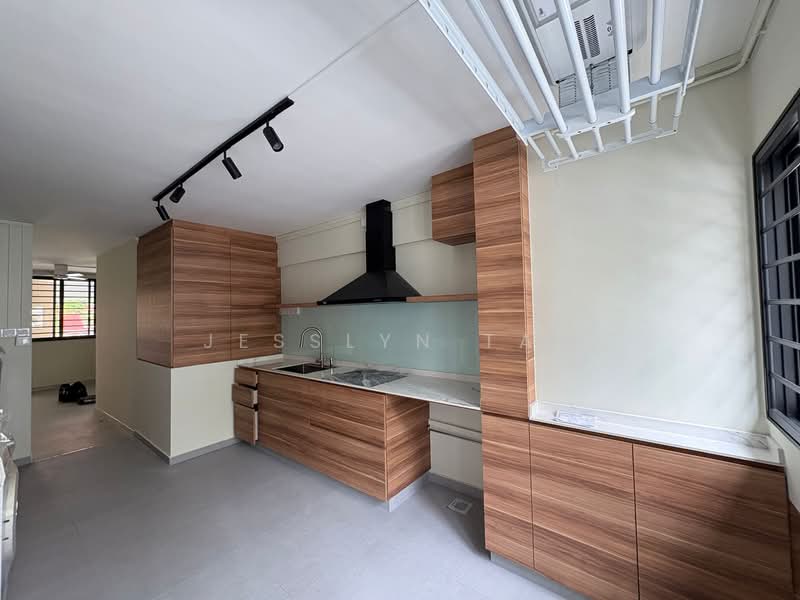 Additional image 2 of 844 Tampines Street 82