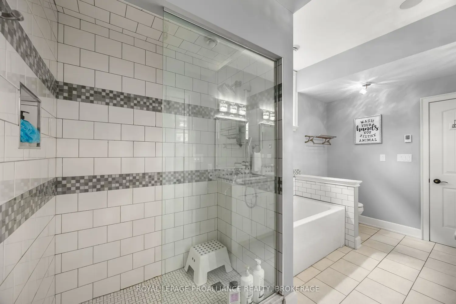 Additional image 8 of 977 Woodbine Road