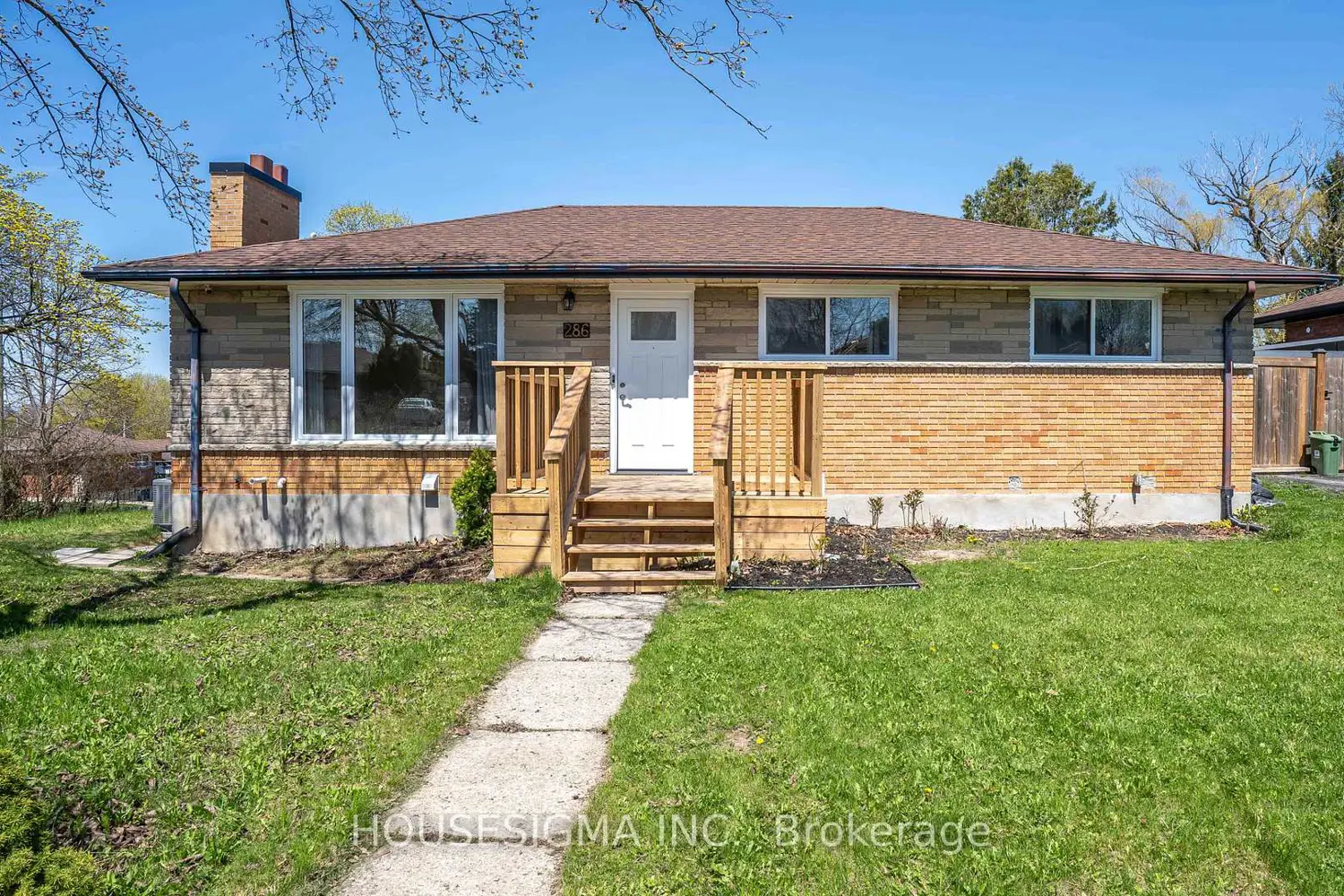 286 Burlington Crescent