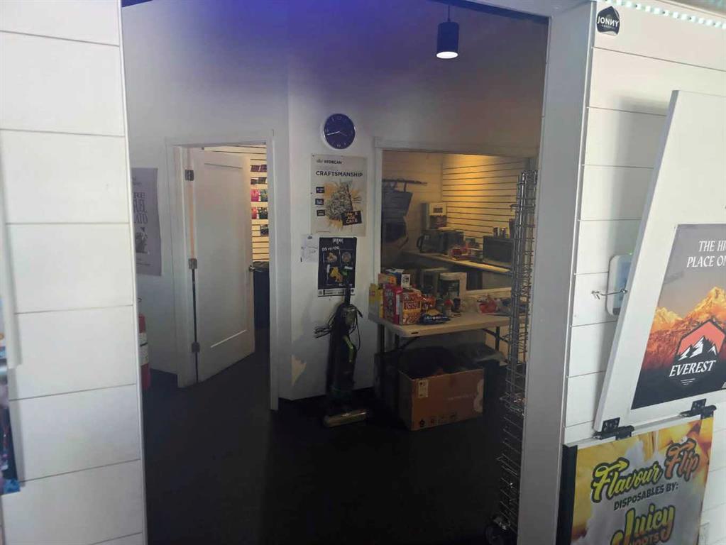 Additional image 4 of 4825 Macleod Trail S, Calgary, AB, T2G 0A7