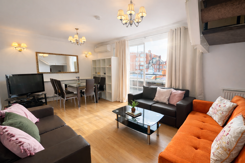 Reeves Mews, London W1K