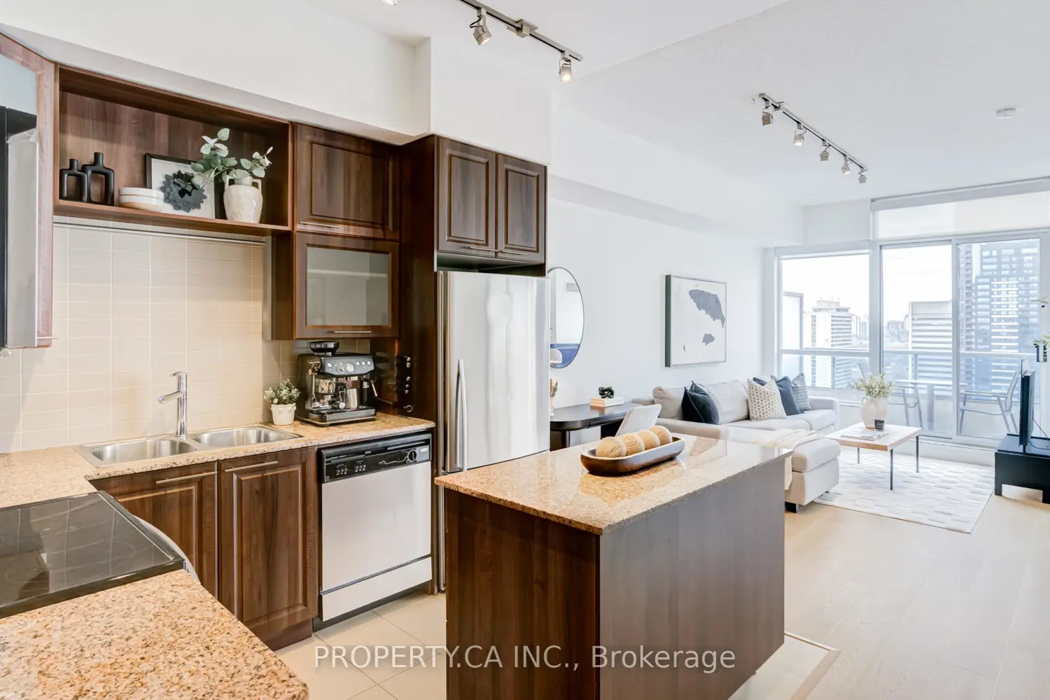 Additional image 5 of 500 Sherbourne Street 2202