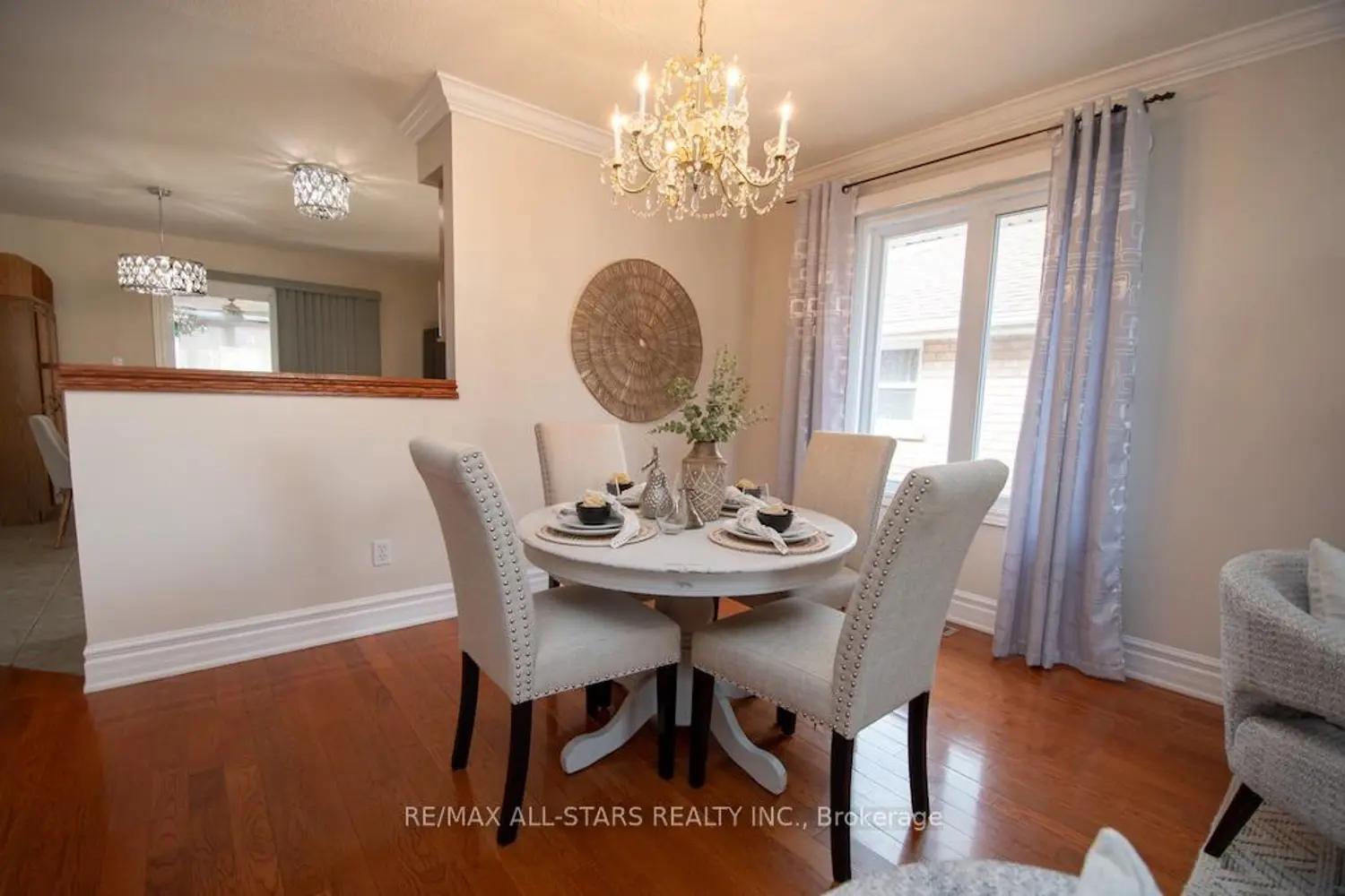 383 Wallace Drive photo 4