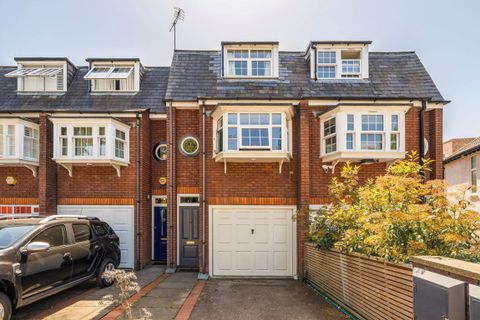 Avenue Gardens, Acton W3