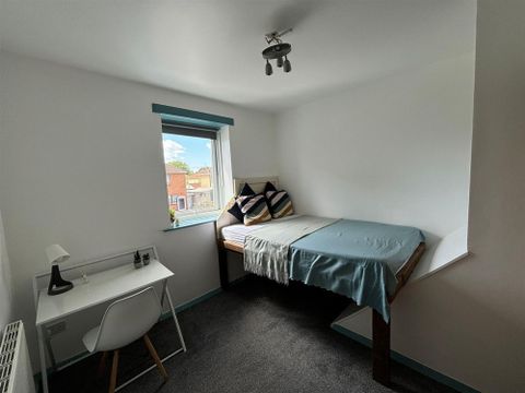 Brockworth Crescent, Bristol BS16, Room to rent