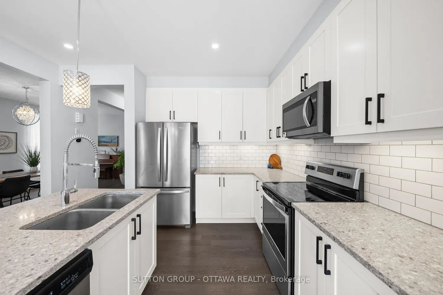 Additional image 6 of 1013 Manege Street