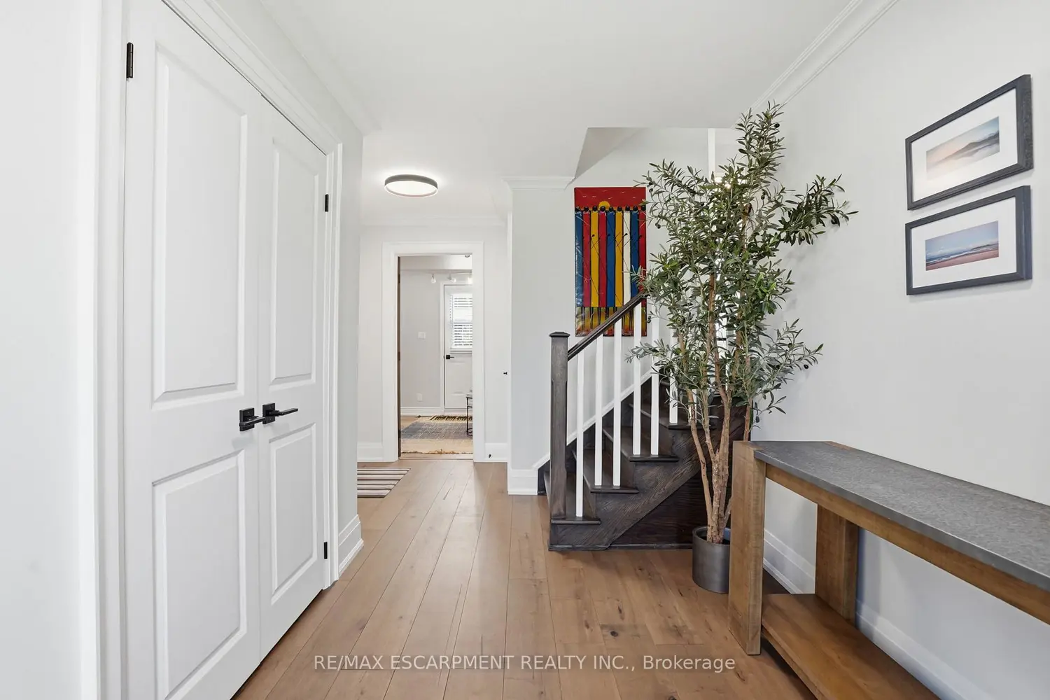 663 Mullin Way photo 2