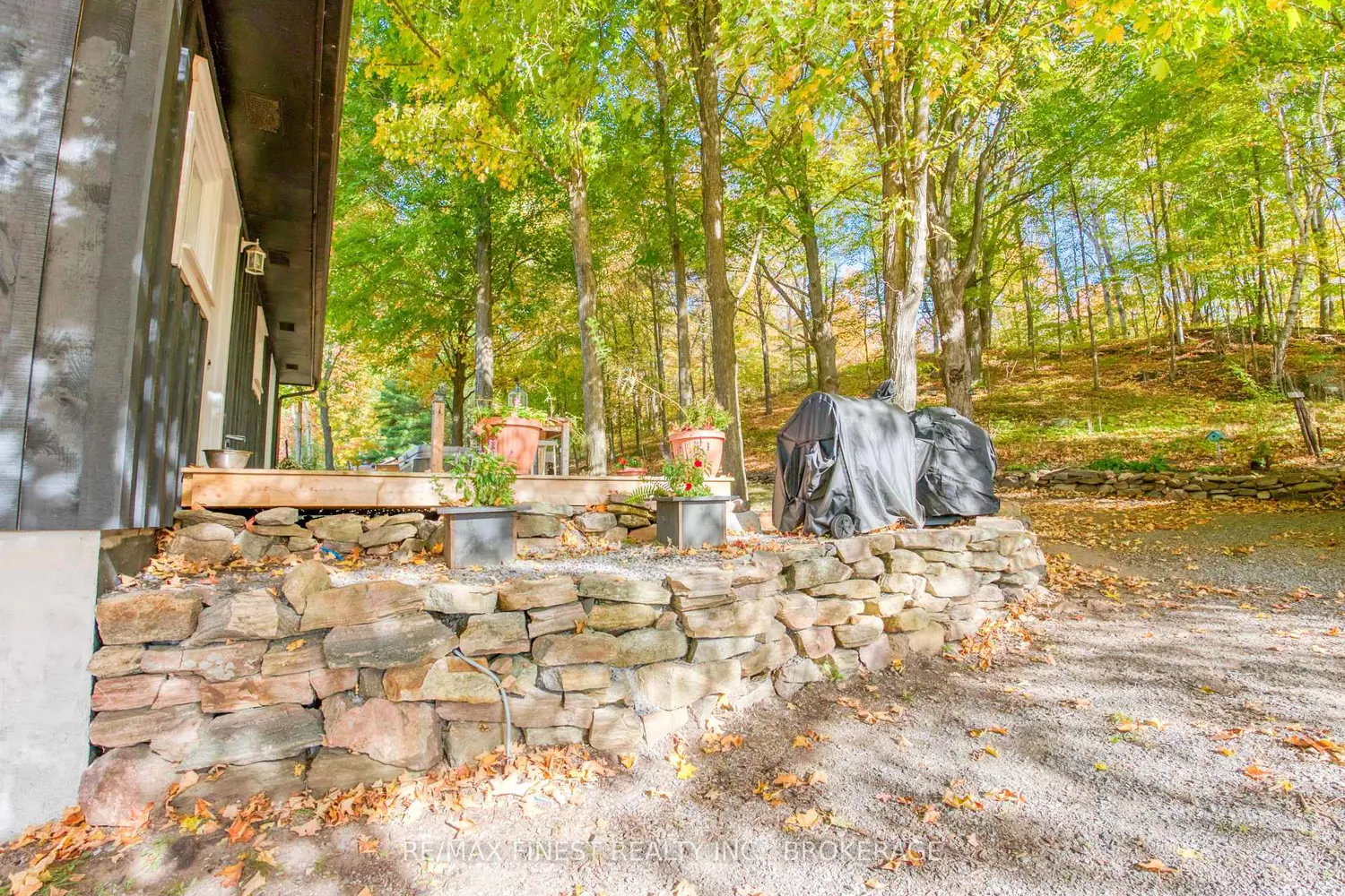Additional image 3 of 10874 Canoe Lake Road