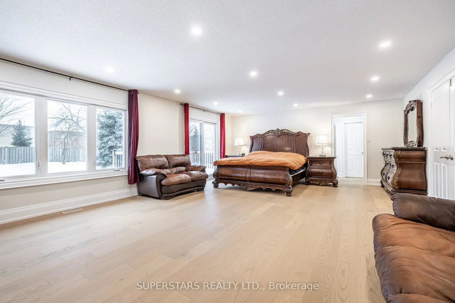 622 Lyman Boulevard photo 4