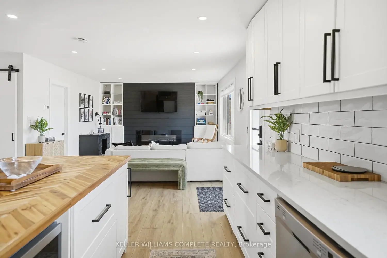 Additional image 12 of 328 Dufferin Street