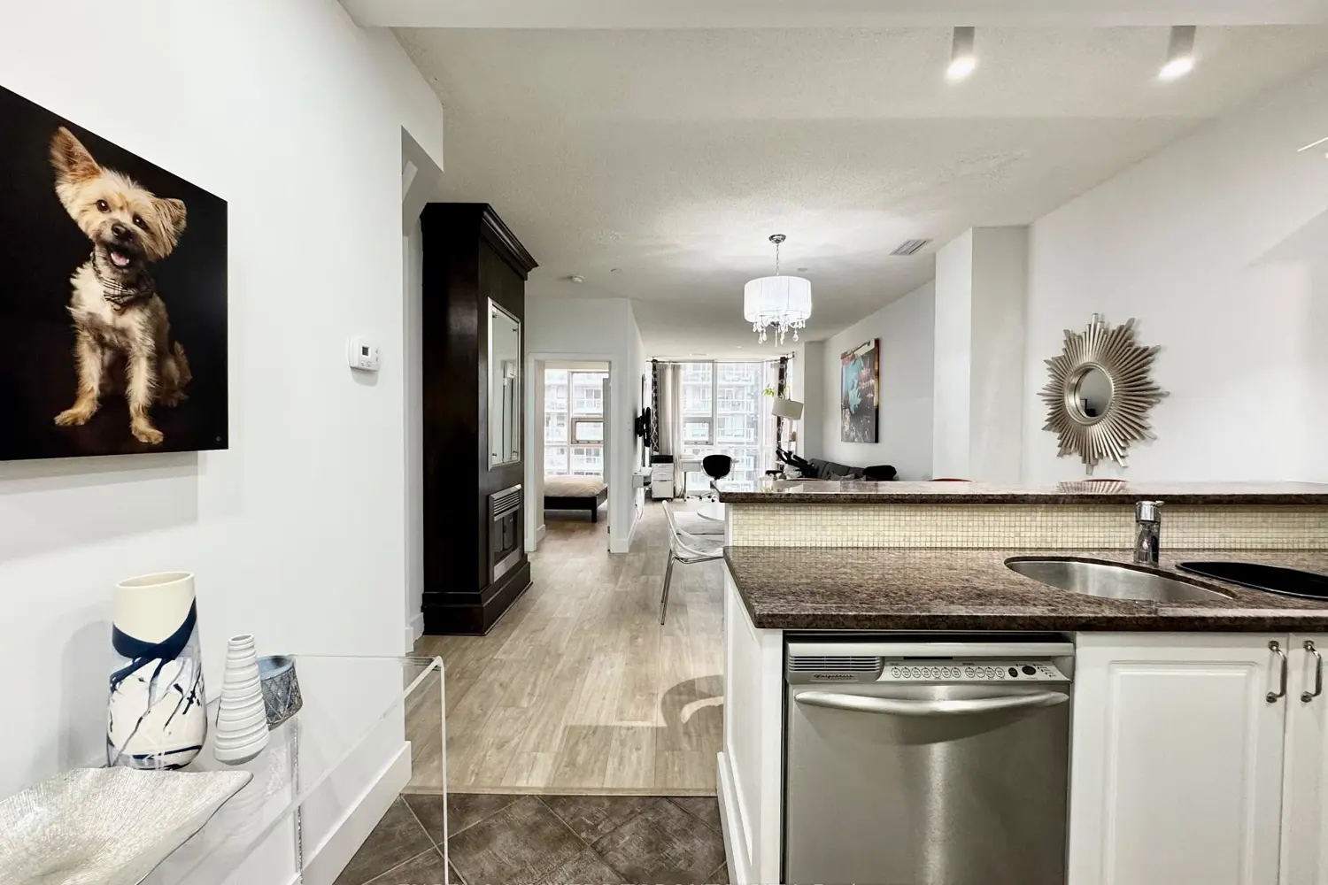 393 King Street 706 photo 2