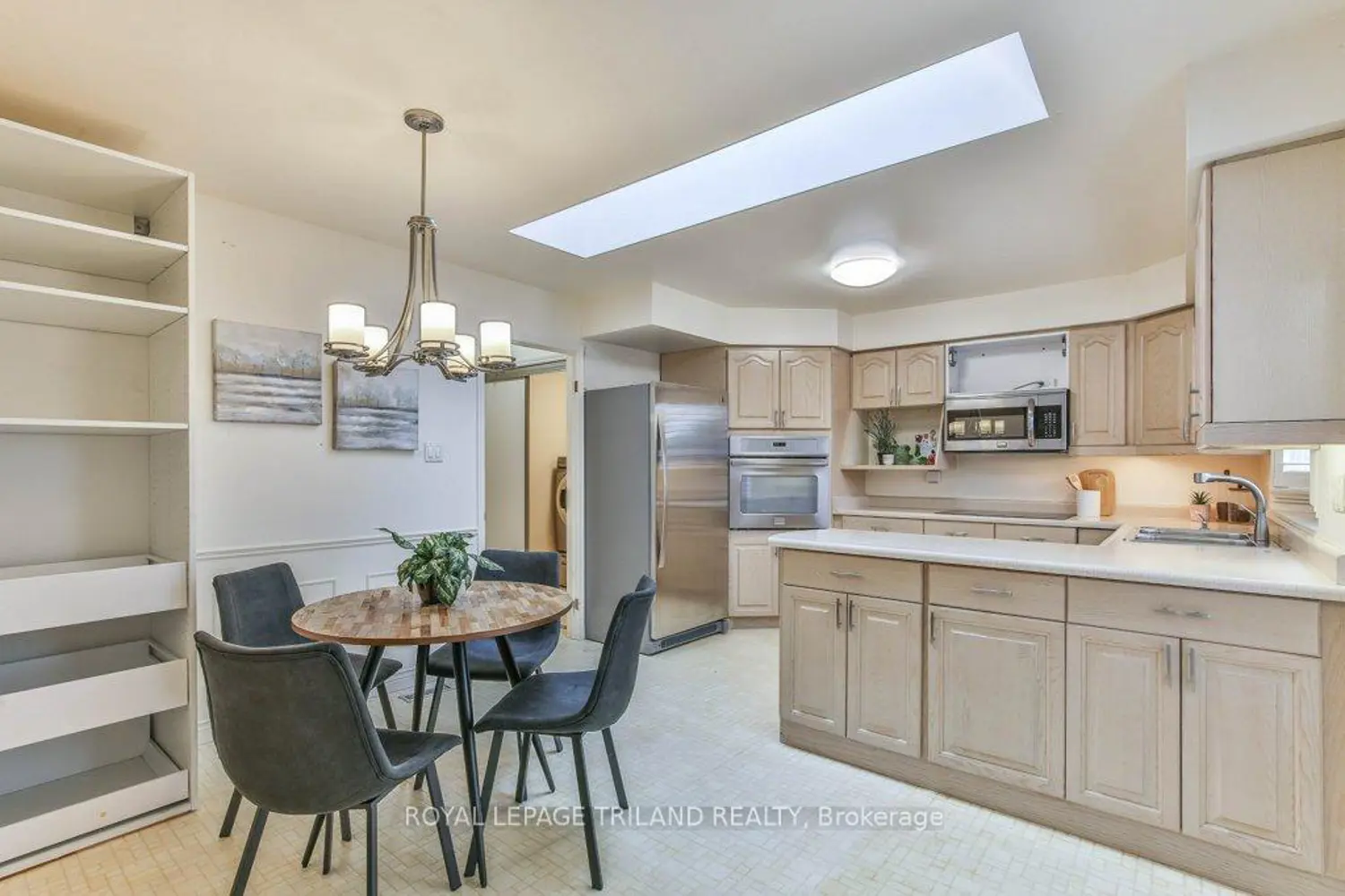 60 Rosecliffe Crescent 8 photo 3