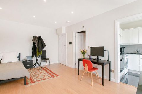 Park Road, Marylebone, London NW1, Studio to rent
