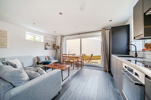 Kingston Lane, Teddington TW11