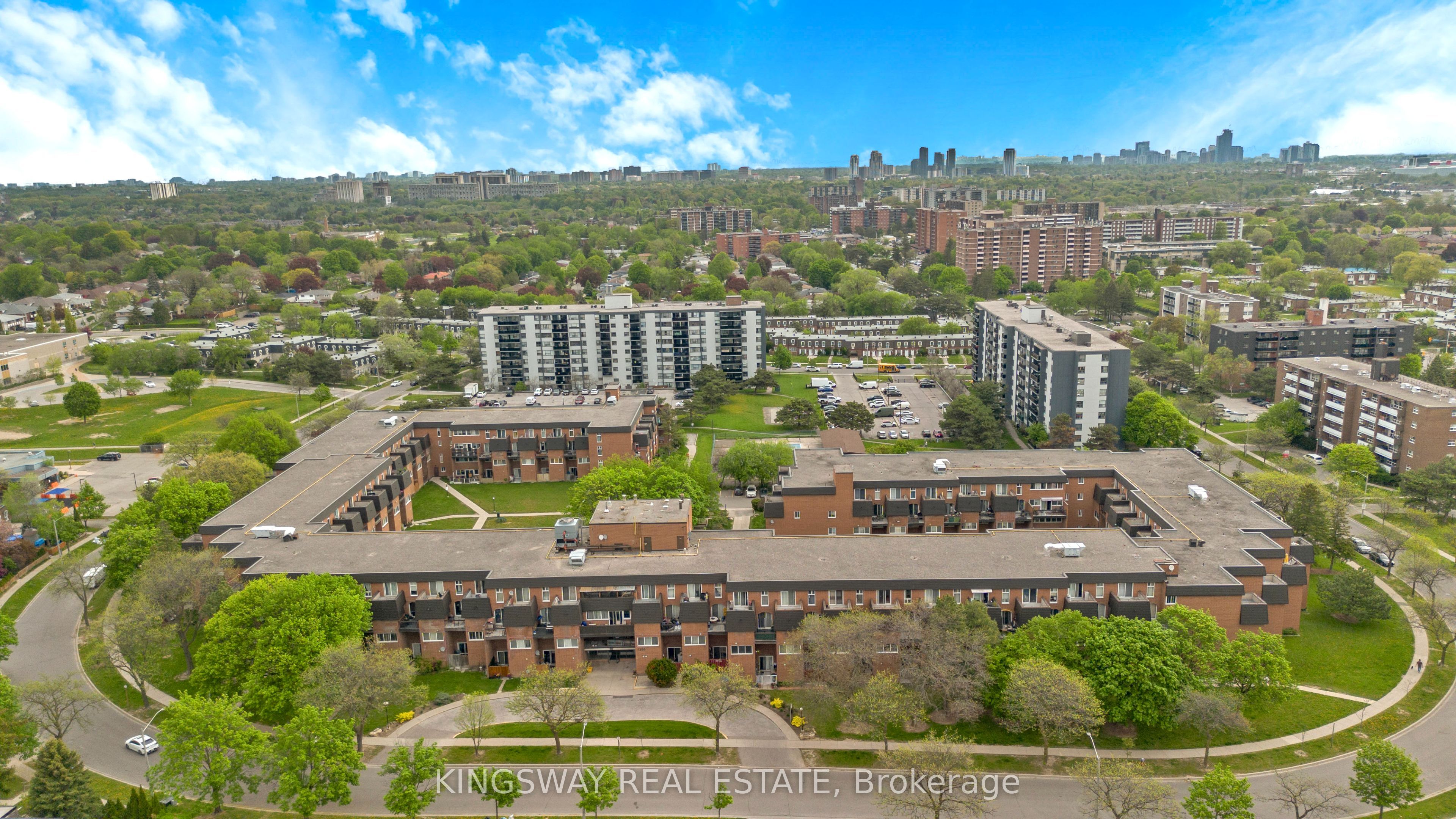 Additional image 2 of 347-1395 Williamsport Drive, Mississauga, ON, L4X 2T4