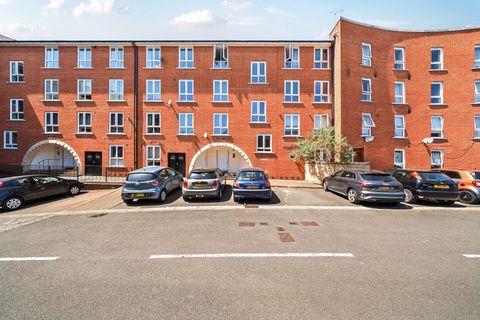Garter Way, London SE16